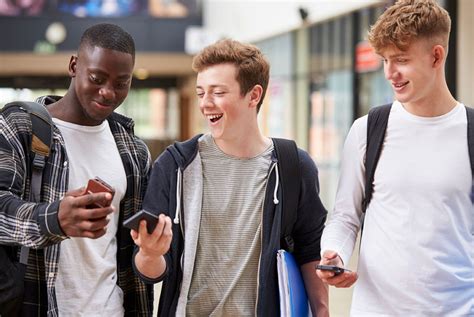 how social media affects teens dangers of social media