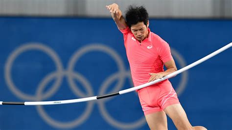 japanese pole vaulter dislodges bar with penis watches olympic dreams