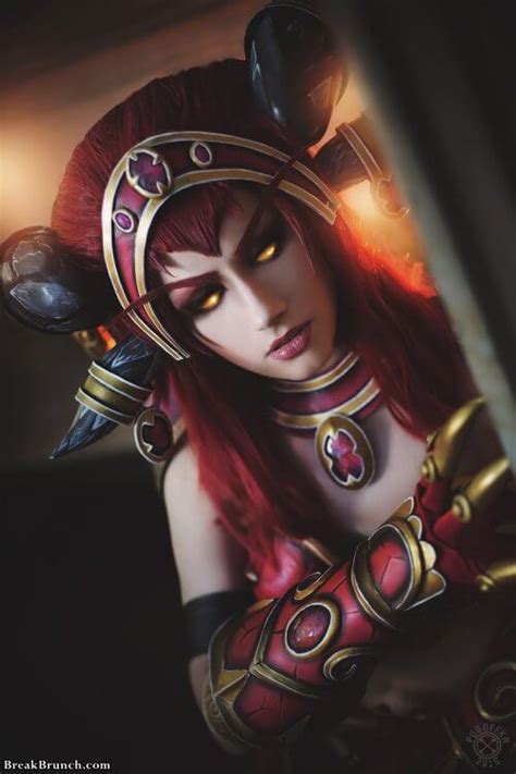 Awesome Red Dragon Alexstrasza Cosplay From War Of