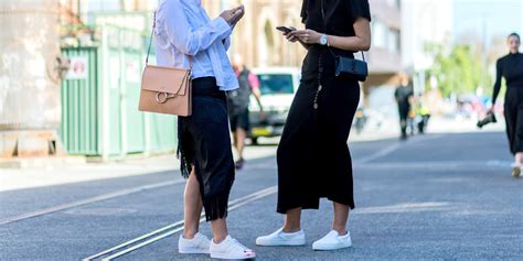 How To Style White Sneakers Fashionable White Sneaker Outfits
