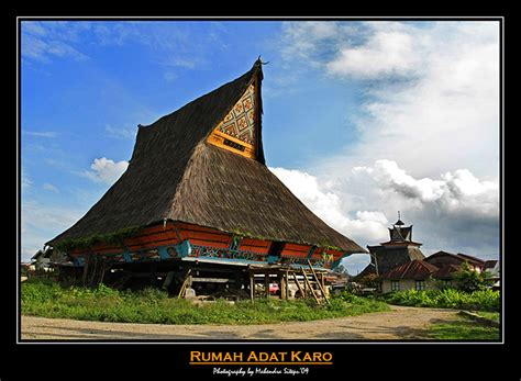 budaya indonesia rumah adat karo