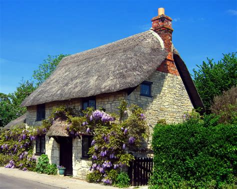 gorgeous english thatched cottages britain  britishness