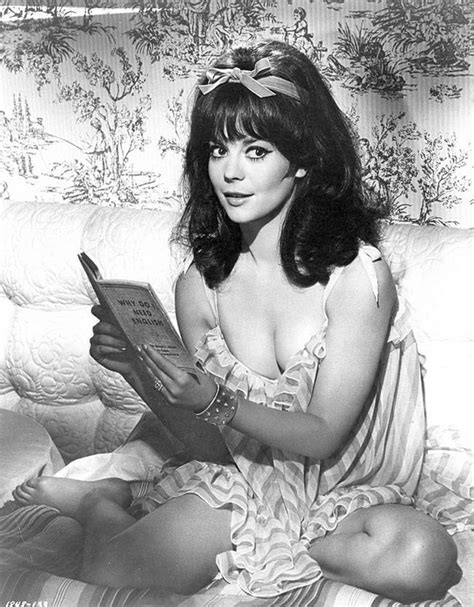 natalie wood en “penelope” 1966 natalie wood pinterest single girls girls and natalie wood