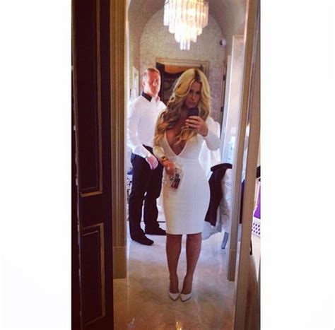 12 Times Kim Zolciak Totally Nailed The Mirror Selfie On Instagram