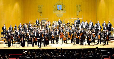 La Real Filharmonía De Galicia Actúa En El Teatro García