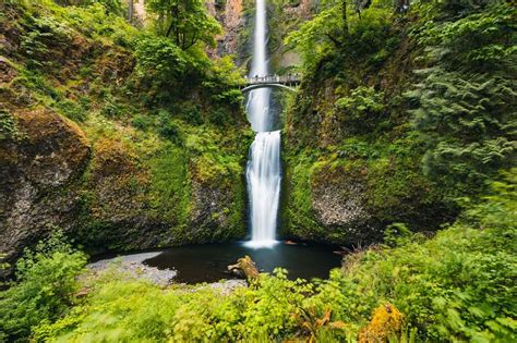 beautiful waterfalls  oregon    closer  nature