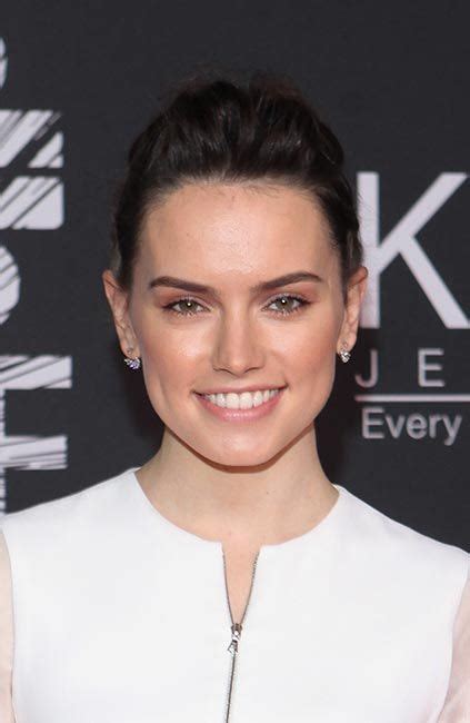10 Reasons Why Star Wars Leading Lady Daisy Ridley Is Our New Beauty