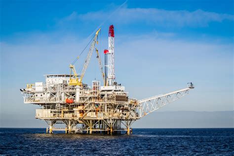 types  oil rigs maritime offshore workers blog