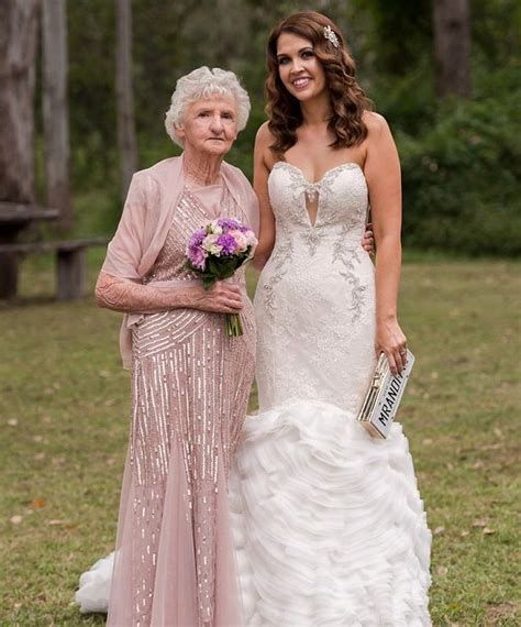 89 year old steals the show as a bridesmaid at granddaughter s wedding huffpost uk