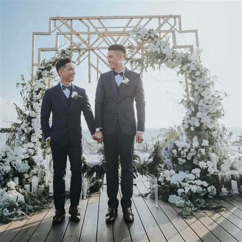 Gay Couple S Beautiful Wedding In The Philippines Has Some