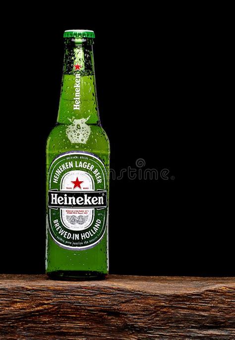 fles van heineken lager beer redactionele foto image  holland nederland