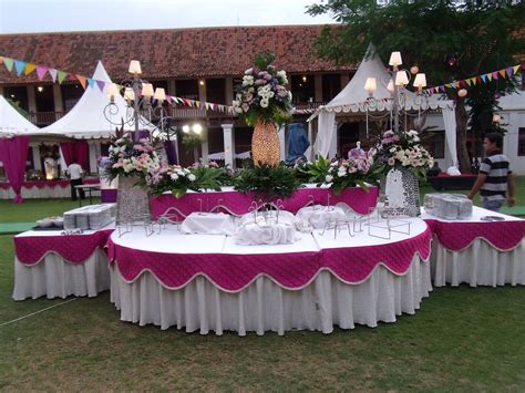 dekorasi pernikahan outdoor minimalis simpel  elegan
