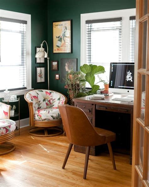 25 Peaceful And Elegant Green Home Office Decor Ideas