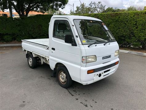 suzuki carry wd  japanese mini kei truck