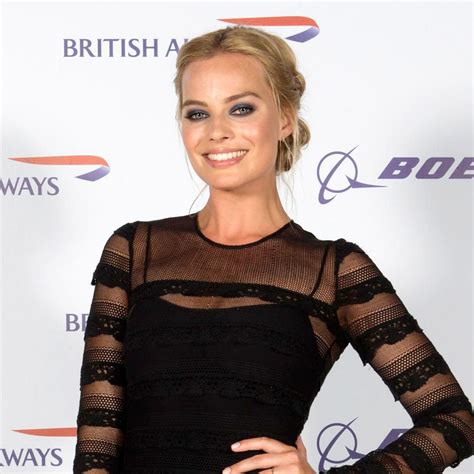 Margot Robbie Found The Most Perfect Eyeliner Choice For