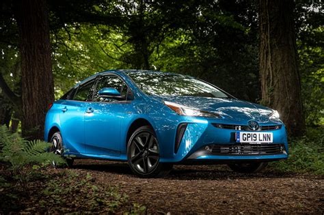 gen  toyota prius    coupe styled hybrid