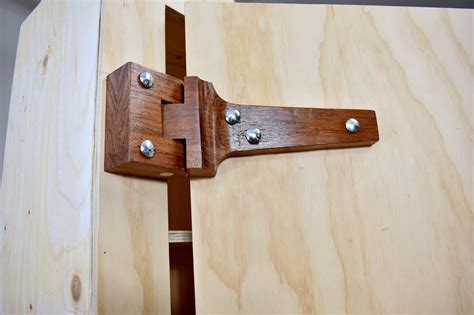 jax design    wooden hinges