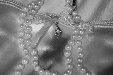 Panties And Pearls Pearls Brooch Necklace