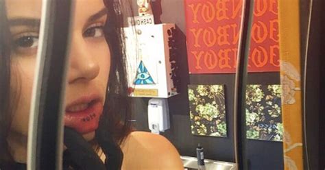 Kendall Jenner Reveals Her Secret Lip Tattoo Huffpost Uk