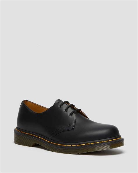smooth leather oxford shoes  black dr martens
