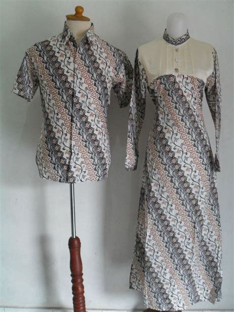 gamis batik pasangan kaftan artis