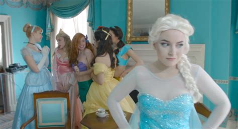Watch ‘frozen’ Queen Elsa Convince Disney Princesses They