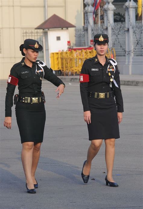 thai military policewomen make an arrest don t move one calls out