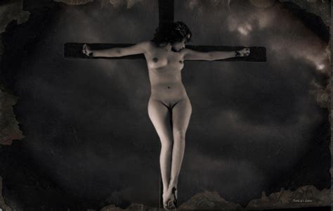 bdsm women being crucified movies nude pics