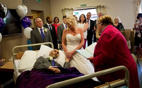 couple marry  hospice  ceremony funded  strangers  groom