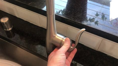 moen single handle kitchen faucet handle loose    kitchen