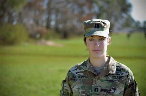 101st Airborne Division Soldier One Of 70 Female Sapper