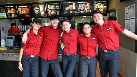 Mcdonald’s Staff Say Final Goodbye To Store The Courier Mail