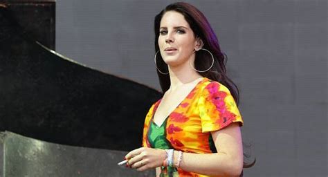 Lana Gets Emotional At Worthy Farm