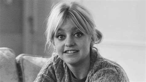 Goldie Hawn’s Transformation Photos Of The Actress Then
