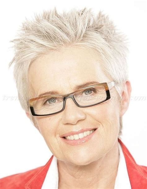 Spiky Short Hairstyle For Older Women With Square Face Short