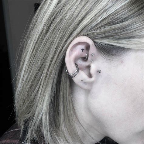 18 Tiny Tattoos That Are Prettier Than Any Piercing