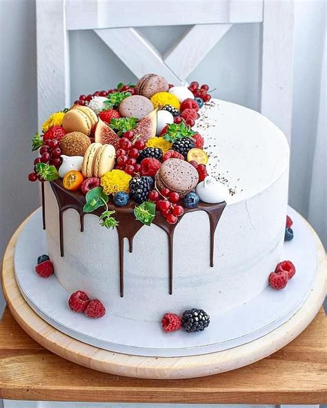 Drip Fruits Cake Fruit Birthday Cake Cake Decorated With Fruit
