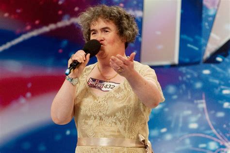 susan boyle rewears  iconic britains  talent gold dress  years   audition