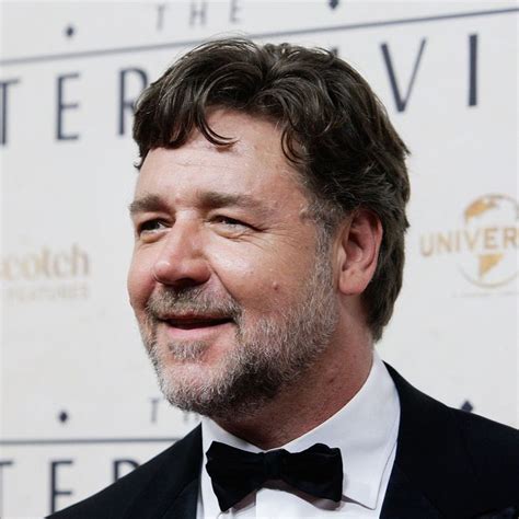 nobody tells russell crowe what to do with his hoverboards
