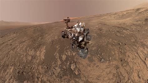 portrait  nasas curiosity mars rover  vera rubin ridge