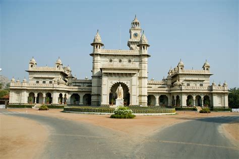 explore mayo college and museum in ajmer every detail