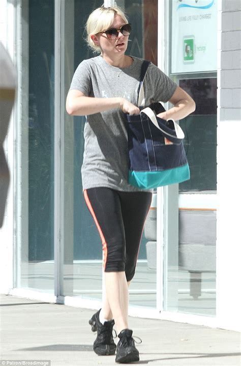 kirsten dunst ditches girlie glamour for low key workout gear as she hits the gym daily mail