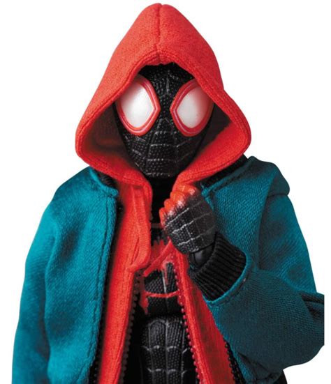 Mafex Into The Spider Verse Miles Morales And Comic Spider Man Figures