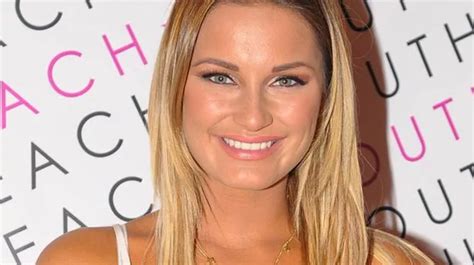 Sam Faiers Favourite To Go Topless And Win Celebrity Big Brother Before