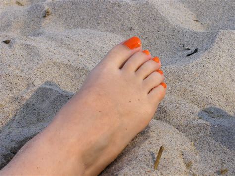 orange toes   sand sues toes   painted  flickr