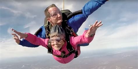 eila campbell 94 year old grandmother goes skydiving