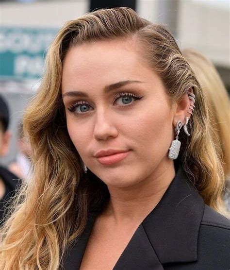 miley cyrus net wort in 2019 celebrity net worth and news