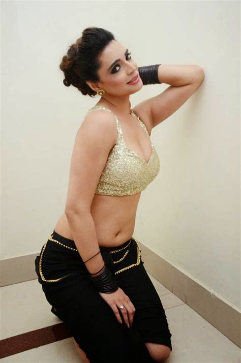 Pakistani Xnxx Desi Bhabhi Hot Nude Photo Album Shweta