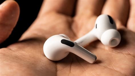 21 Clever Airpods Pro Settings Everyone Should Be Using Spatial Audio