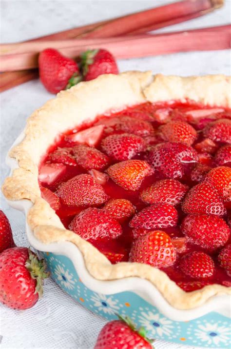 Easy Strawberry Rhubarb Pie • The Goldilocks Kitchen